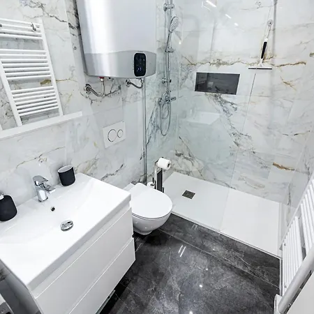 That Cat Flat - Free Parking, Near Center, Cats! *