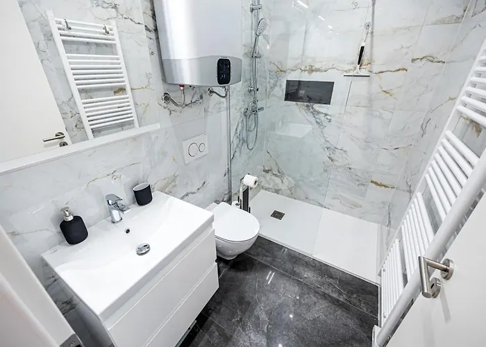 That Cat Flat - Free Parking, Near Center, Cats! *