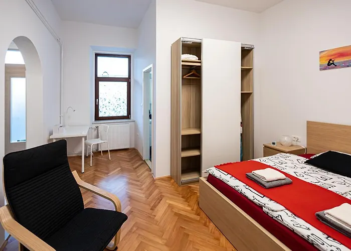 Daire That Cat Flat - Free Parking, Near Center, Cats! *